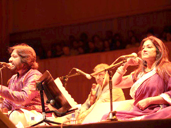 roop kumar rathod and sonali rathod perform live in london 5