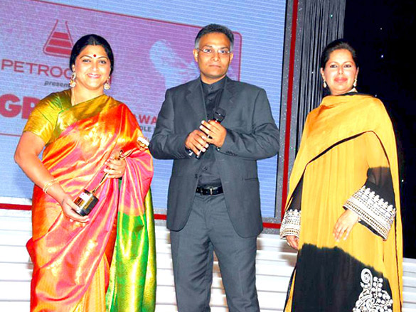 preity jacqueline and vivek at gr8 women awards 2011 in dubai 9