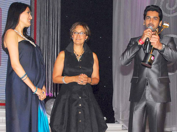 preity jacqueline and vivek at gr8 women awards 2011 in dubai 12
