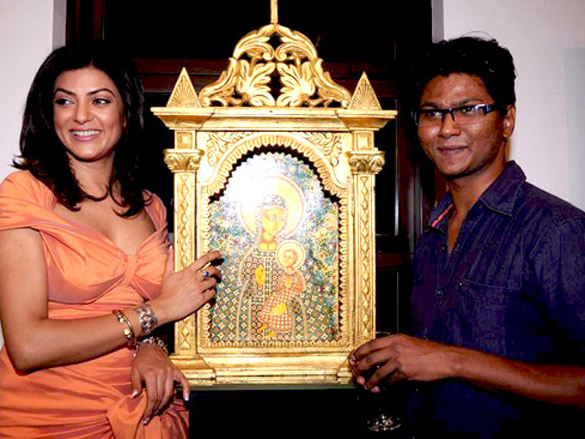 sushmita at iam she foundation charity ngo art event 5