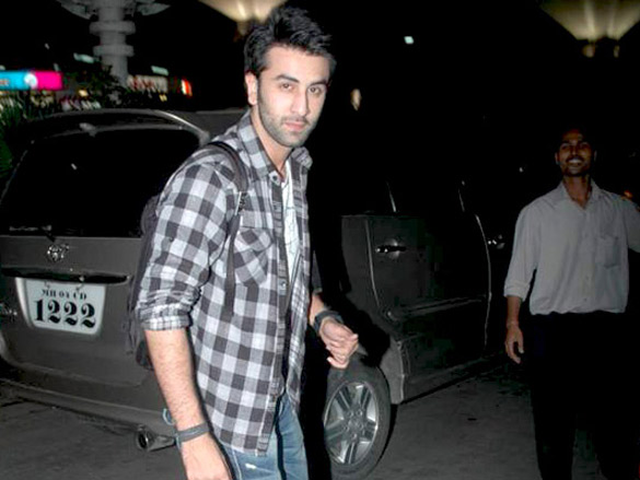 ranbir and sonakshi snapped at the mumbai airport 2