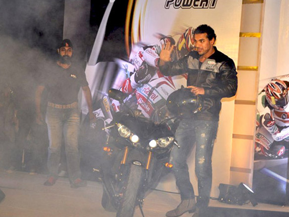 john abraham rocks at castrol event 2