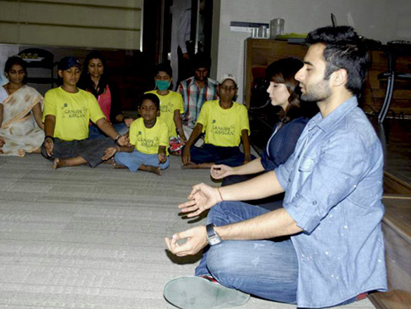 jackky bhagnani at nalanda yoga centre 4