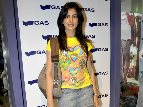 mrinalini sharma inaugurates gas store 7