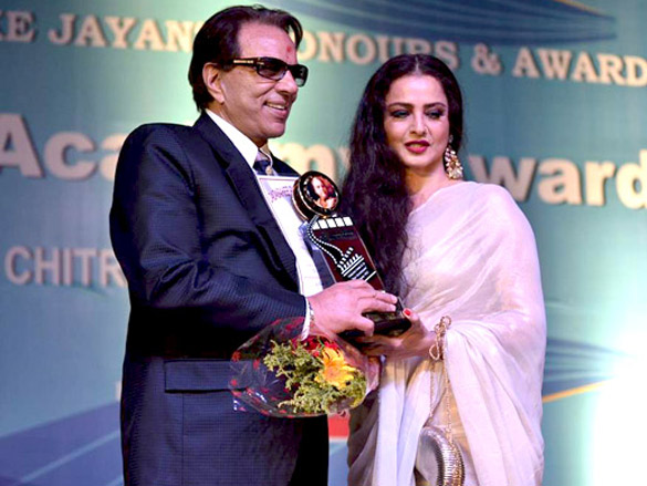 rani priyanka sonakshi and anushka at dadasaheb phalke academy awards 6