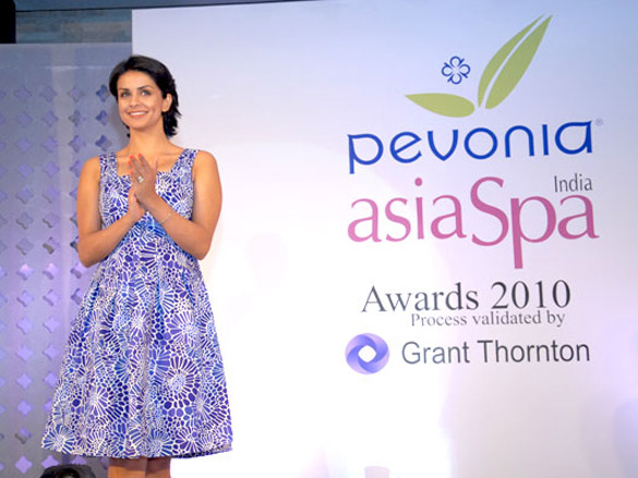 gul panag rekha and rani mukerji grace the pevonia asiaspa india awards 2010 6