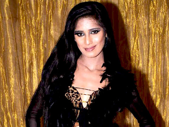 poonam pandey at yuva tigers calendar launch 9