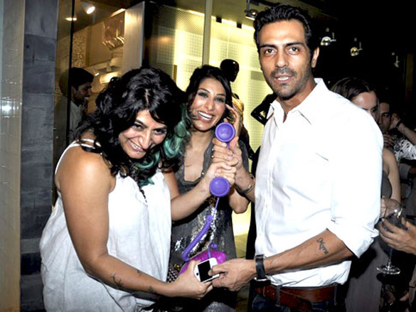 arjun fardeen vivek zayed and dia at rohit rahul gandhis store launch 4