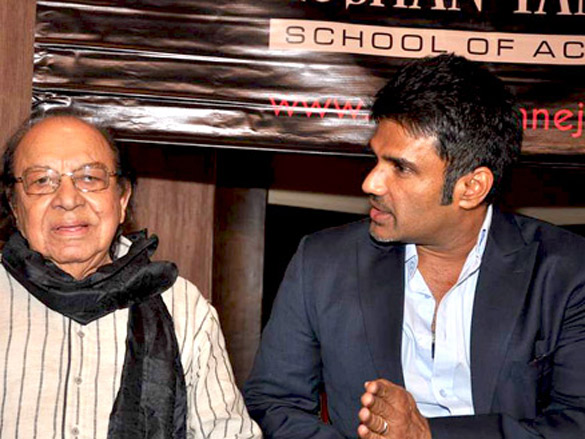 suniel shetty visits roshan tanejas academy 3