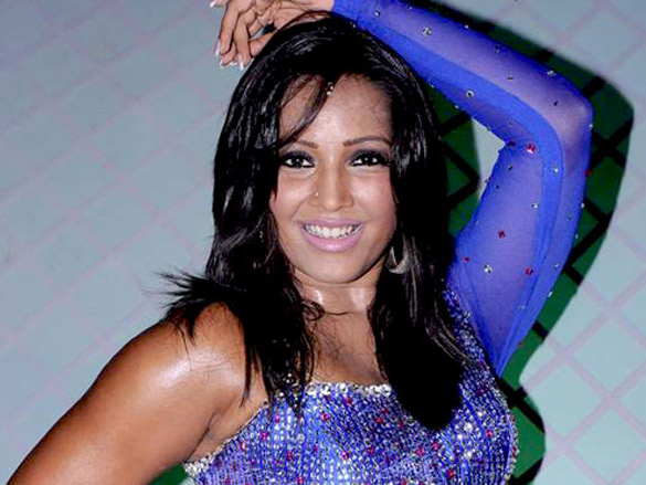 meghna naidu performs live at shraddha sky shop dealers meet 5