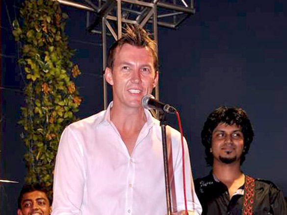 brett lee performs at inorbit mall 7