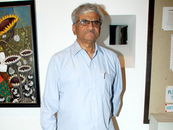 dr jabbar patel unveils dnyaneshwar jagdales exhibition 7