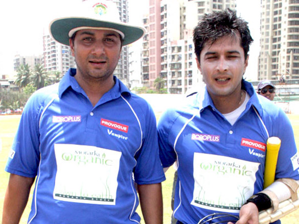 vikas kalantri organises charity cricket match 8