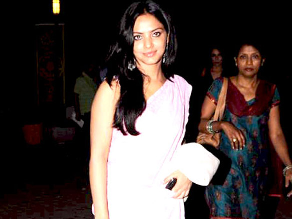 neetu chandra and sudhir mishra spotted at prithvi theatre 3