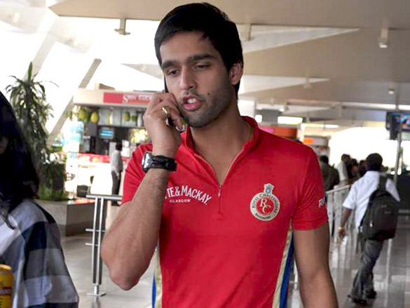siddharth mallya launches rc bar at domestic airport 7