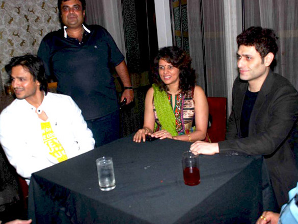 vivek sohail and shiney grace politician vasant davkhareys birthday bash 4