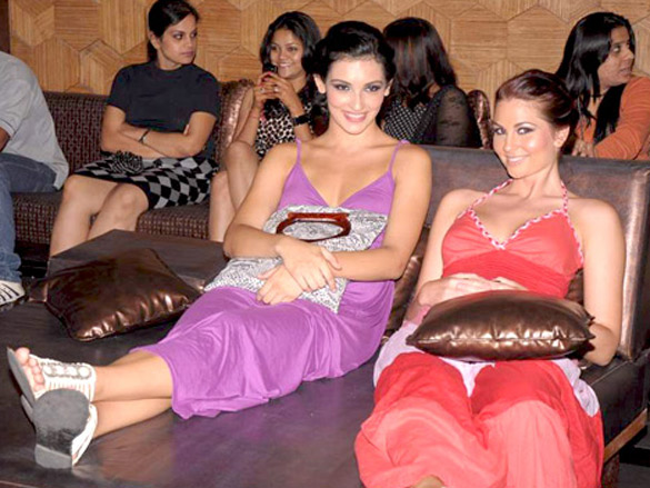 top models walk the ramp at modart show 8