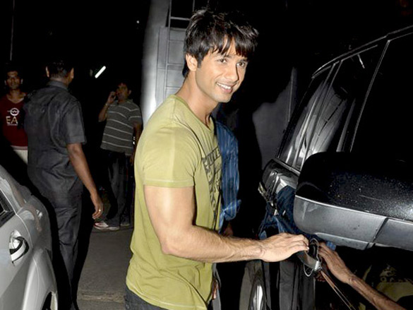 shahid kapoor and sonakshi snapped at mehboob studio 9