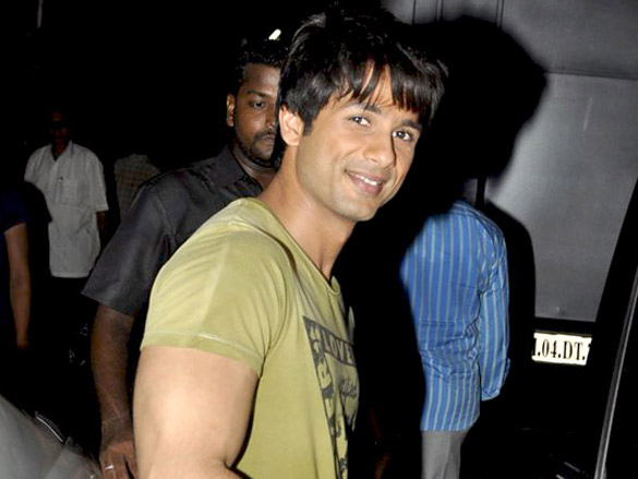 shahid kapoor and sonakshi snapped at mehboob studio 5