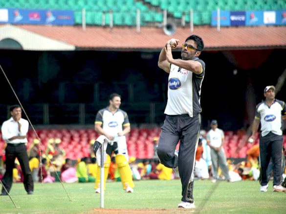 mumbai heroes play practice match in bangalore 4