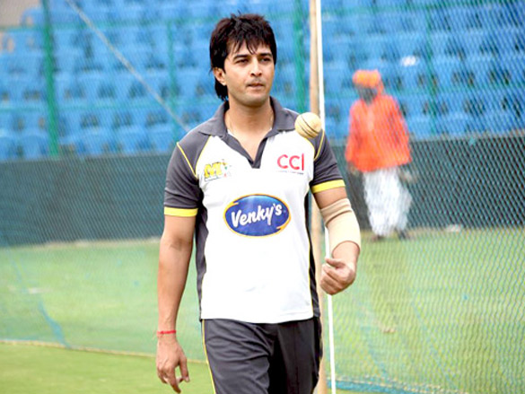 mumbai heroes play practice match in bangalore 12