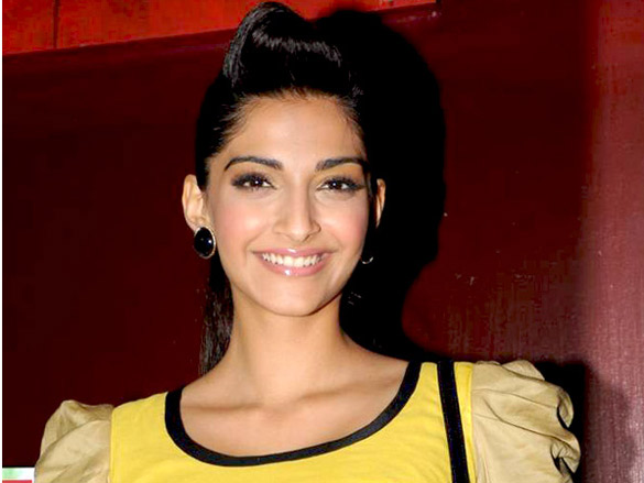 sonam kapoor at ok magazines cover launch 12