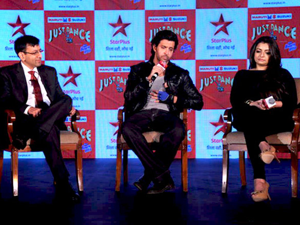 hrithik at press meet of just dance 5