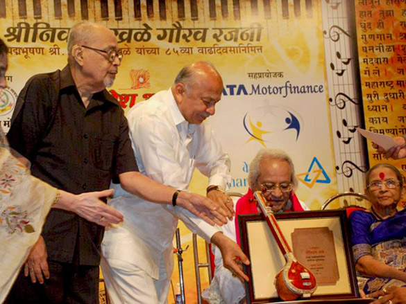 shankar mahadevan at padmabhushan srinivas khales concert 3