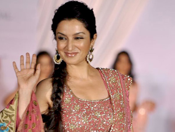 kajol and vivek oberoi walk the ramp at pidilite cpaa charity fashion show 9