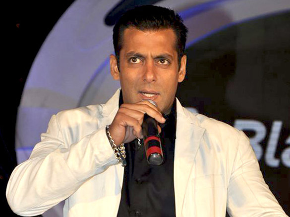 salman khan jives at blackberry playbook launch after party 11