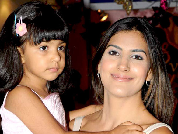 kulraj randhawa and perizaad kolah at aarna exhibition 7