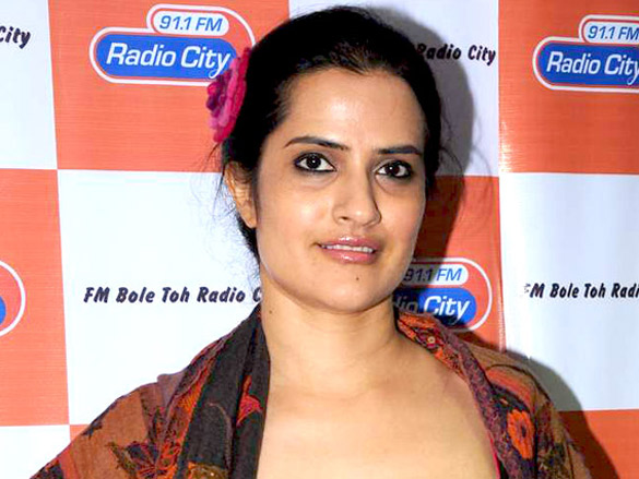 sona mahapatra at radio city 91 1 fm taka tak mumbai awards 7