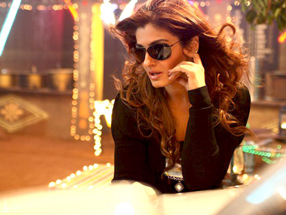 raveena tandon 32