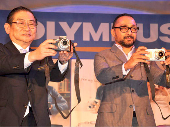 rahul bose unveils olympus cameras 4
