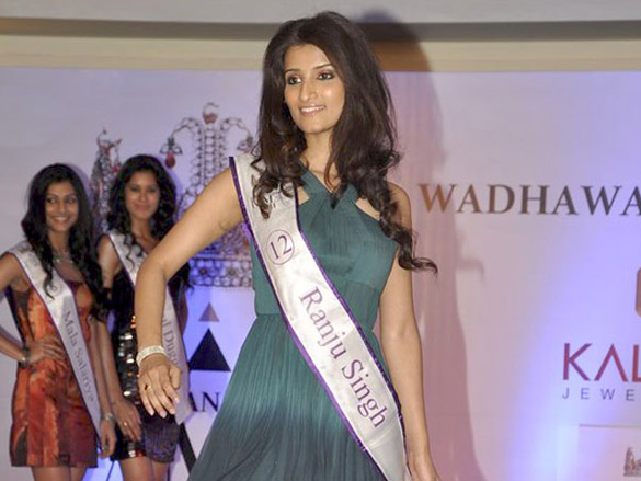 sushmita sen unveils the final 20 contestants for i am she pageant 11