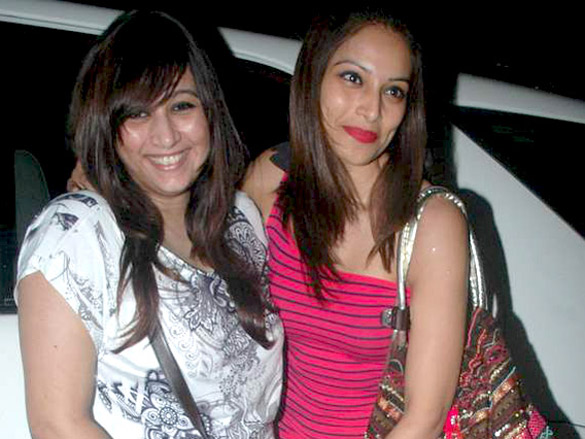 bipasha snapped with a friend at pvr 3