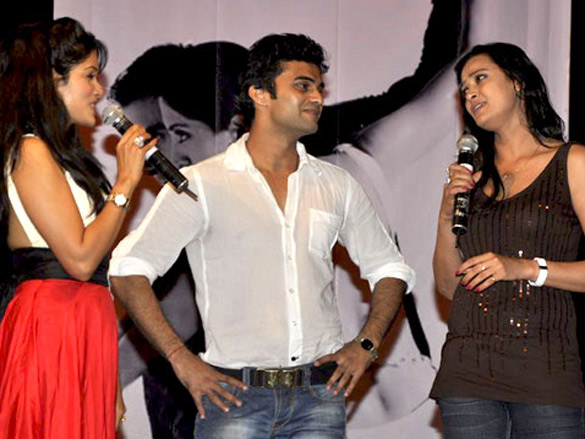 vidya malvade at sandip soparrkars ballroom studio 2011 4