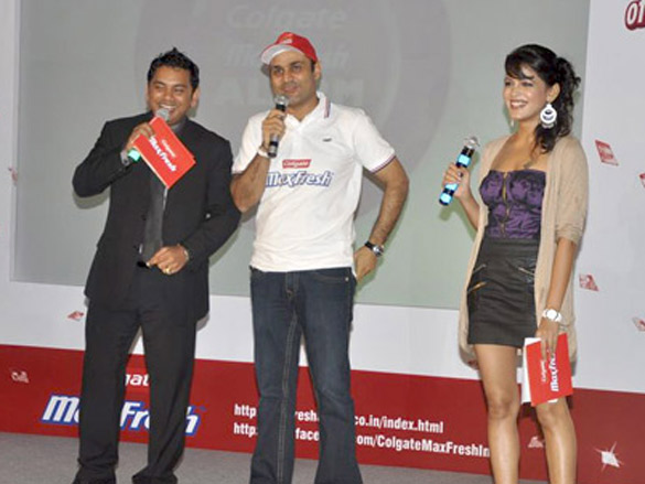 virender sehwag meets colgate maxfresh contest winners 5