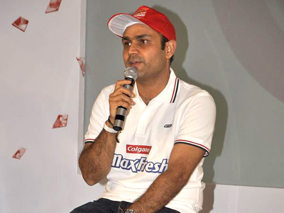 virender sehwag meets colgate maxfresh contest winners 6