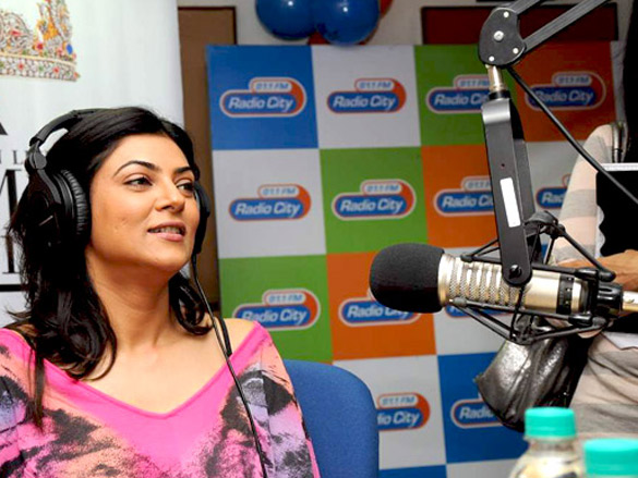 sushmita and the team of i am she visits radio city 91 1 fm 6