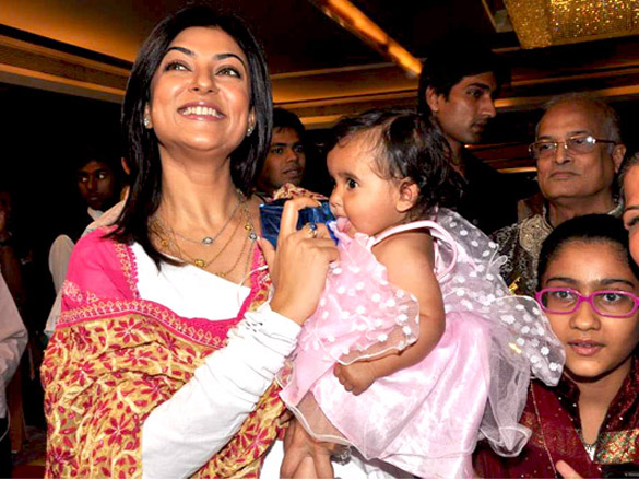sushmita sen at dr shefalis mehndi 7