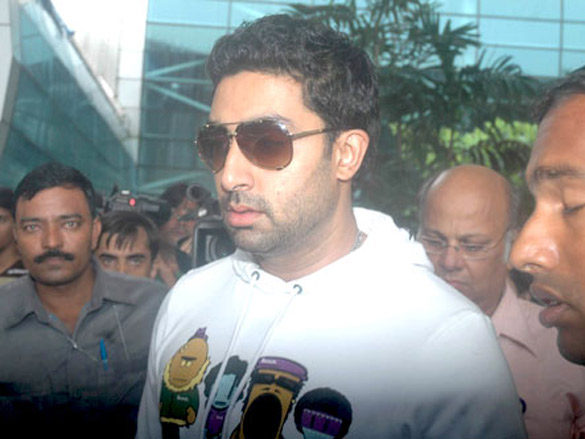 ash and abhishek return from delhi 4
