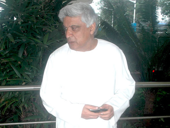 ash and abhishek return from delhi 7