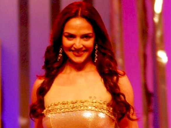 sushmita reveals winners at i am she 2011 finale 5