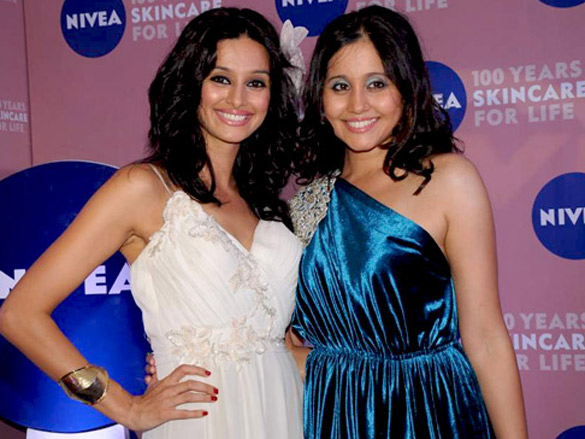 anushka sharma and shibani dandekar at nivea 100 years event 6