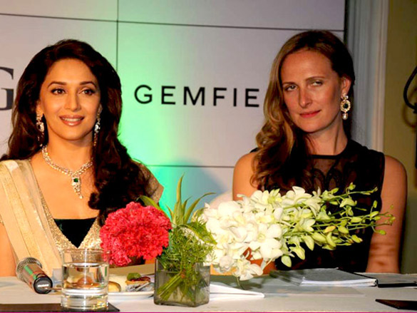 madhuri dixit at the launch of emeralds for elephants in india 4