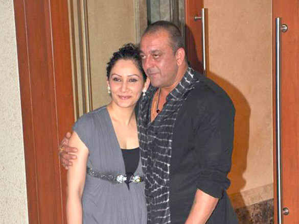 salman and zarine at manyata dutts birthday bash 2