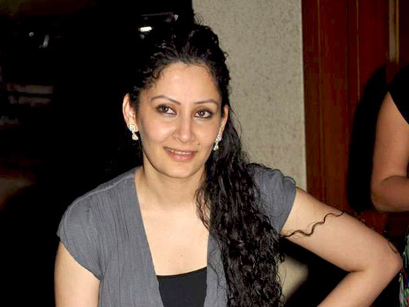 salman and zarine at manyata dutts birthday bash 5