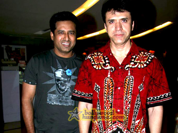tulip joshi and vansh at videsh heaven on earth screening 8