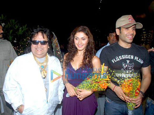 tusshar kapoor and manjari fadnis at the aashiq biwi ka serial launch 10